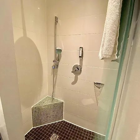 Otel Nikolai 4*
